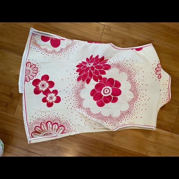 Unique Vest in qi pao/cheongsam style. Minimal wear. - Picture 5 of 8